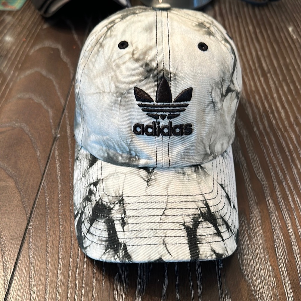 Adidas hat adjustable Women’s